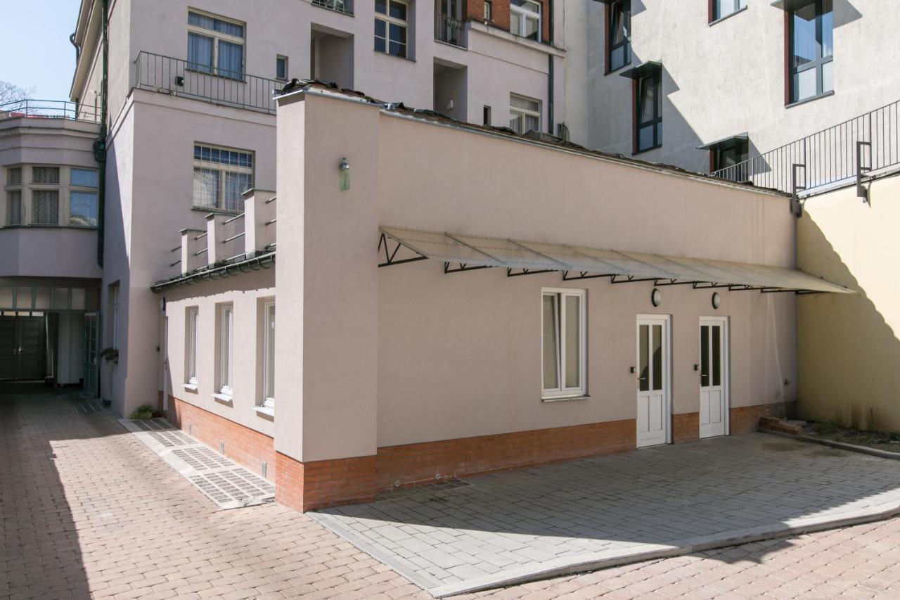 Cozy Apartment In Quiet Courtyard Near Charles Bridge, Prague